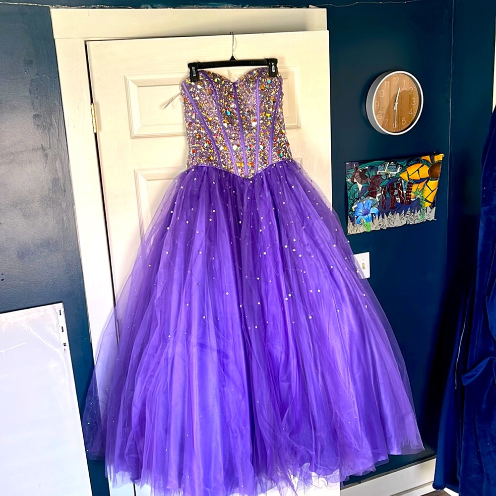 The Cool Collection Prom Dress, size 6, strapless beaded corset style